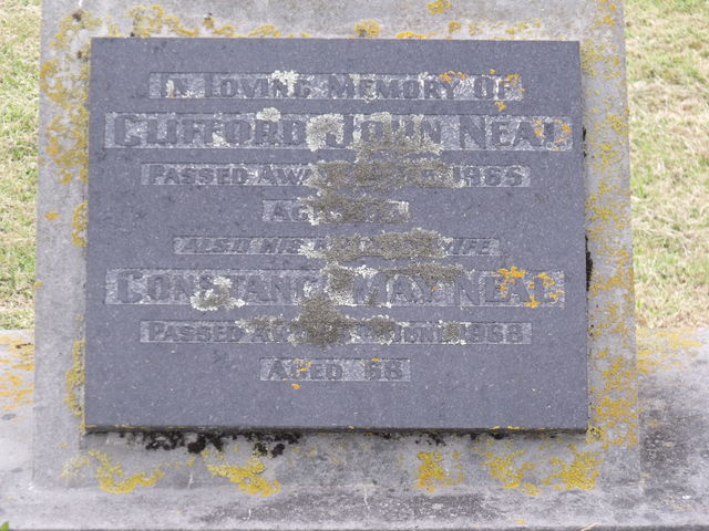 0100m054
