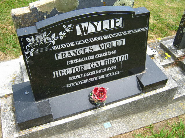 03lawn069a