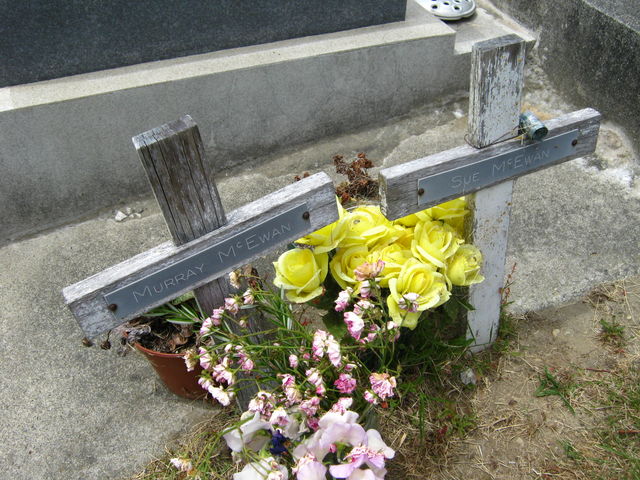 03lawn332a